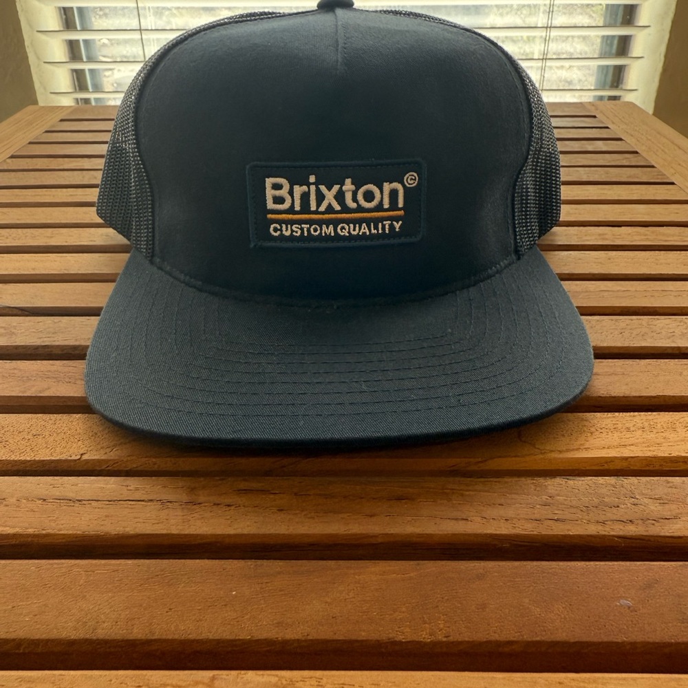Brixton dark blue logo mesh trucker SnapBack